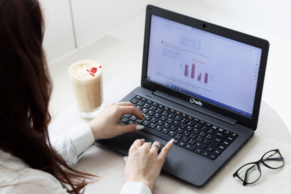 14" Ноутбук ECS (ELITEGROUP) e-Wis SF40CM, Intel Core i3-10110U (2.1 ГГц), RAM 32 ГБ, SSD 1024 ГБ, Intel UHD Graphics 620, Windows Pro, (X14GL), Черный, Российская клавиатура